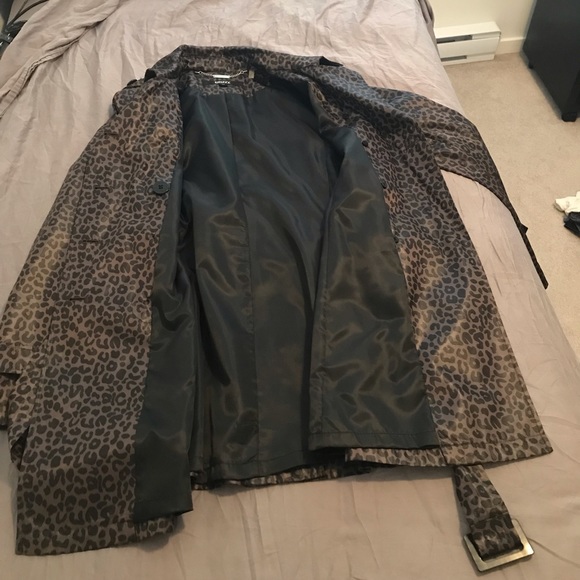 DKNY Women’s Trench Coat ~ Animal print ~ NWOT - Picture 4 of 16